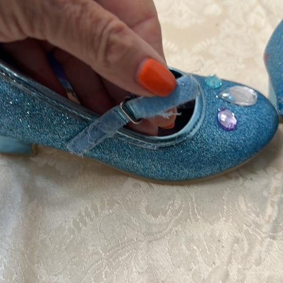 Disney’s Frozen II.  Blue glittery shoes with gems Velcro closing size 10. - Picture 5 of 5